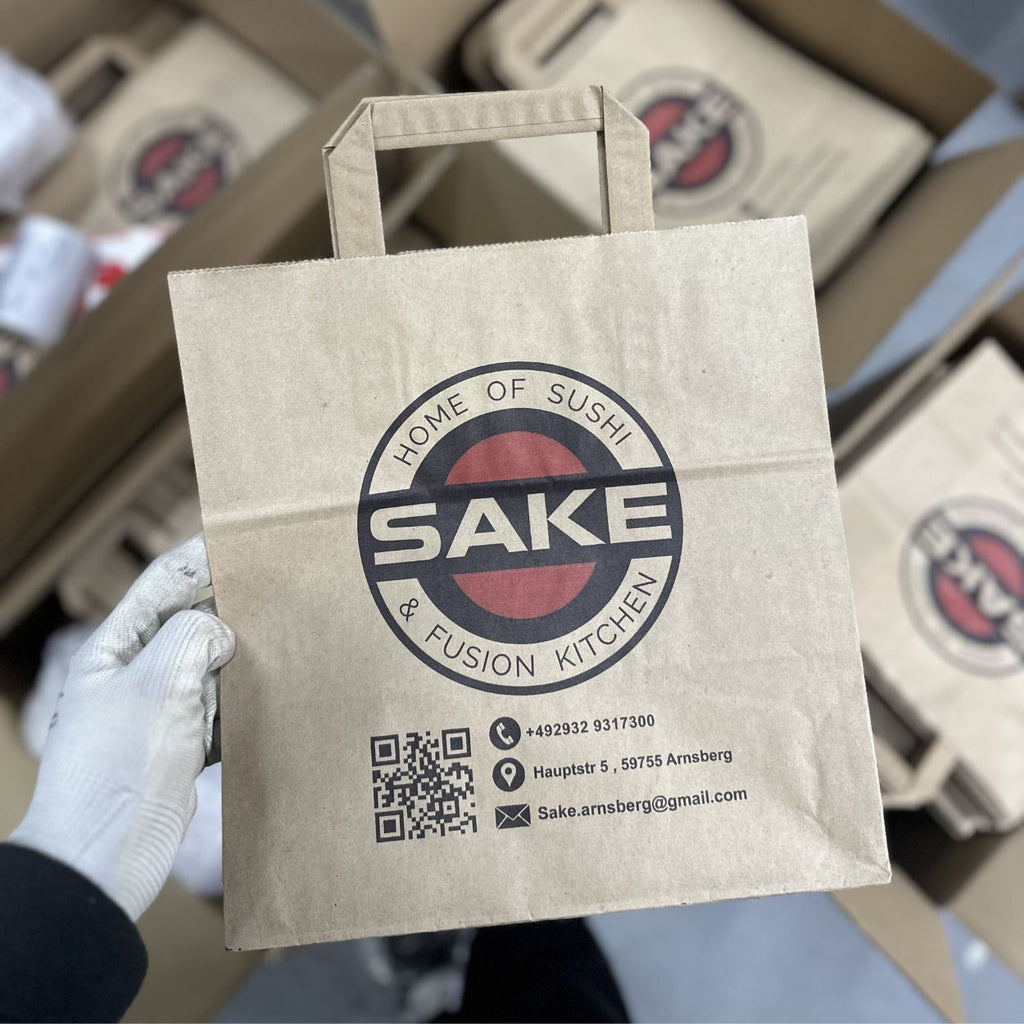 Papírová taška hnědá přírodní, ploché, 320 × 160 × 430 – ukázka s logem